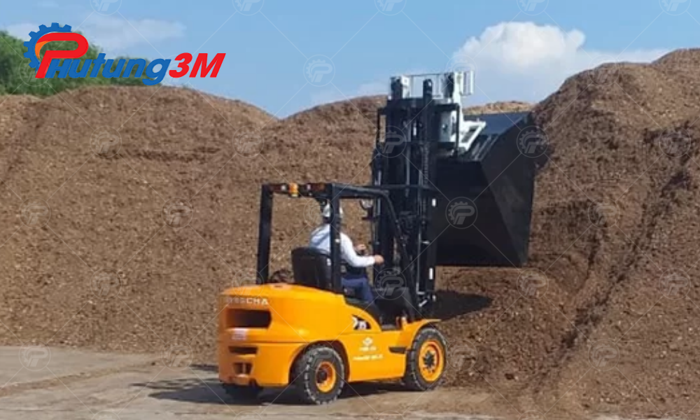 Gầu xúc xe nâng 7 Ứng dụng thực tế của xe nâng lắp gầu xúc