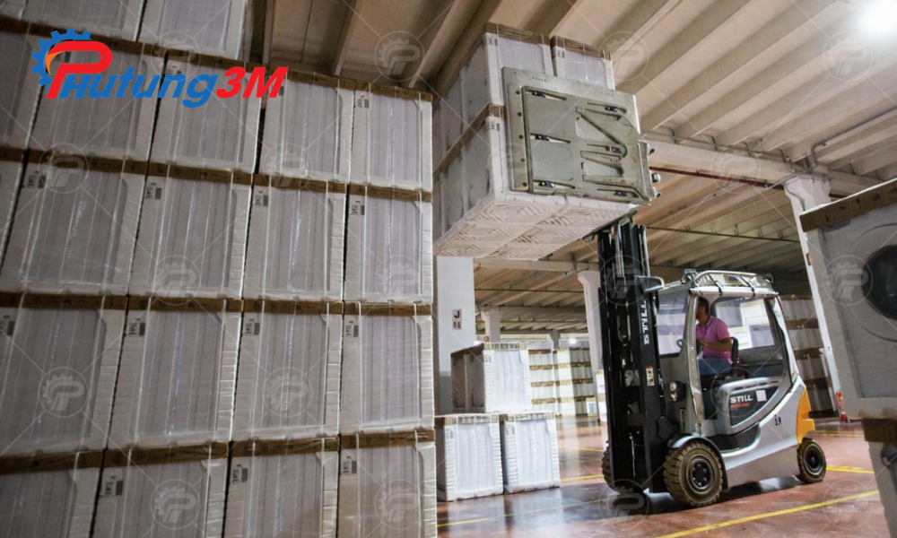 Xe nâng gắn bộ kẹp thùng carton, thùng gỗ
