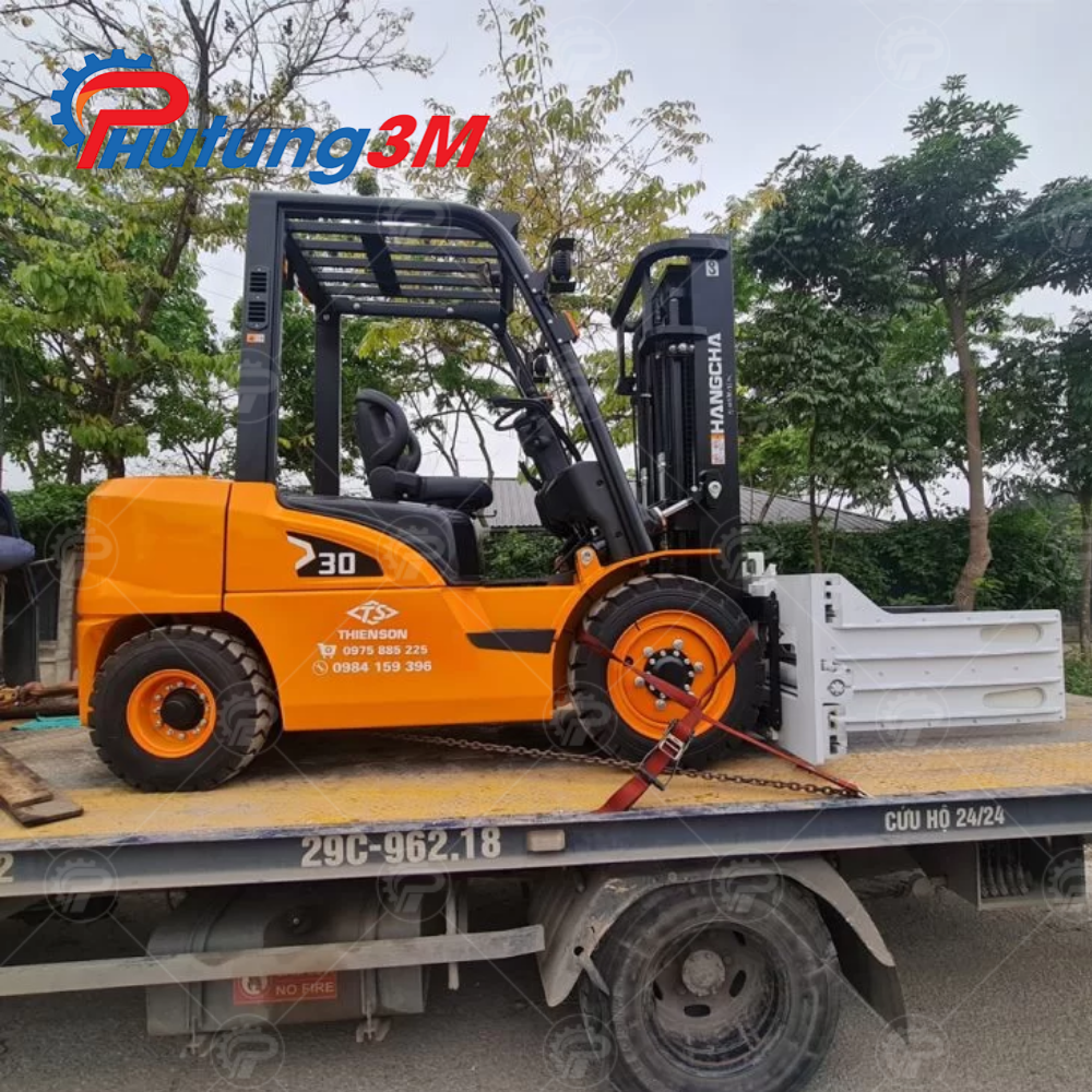 Xe nâng kẹp vuông Xe nâng kẹp vuông